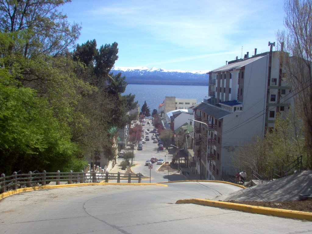 Bajada sinuosa - Calle O'Connor by Mariano.