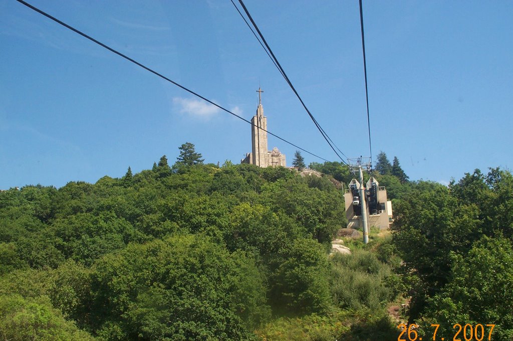 Teleférico para a Penha by Pantas