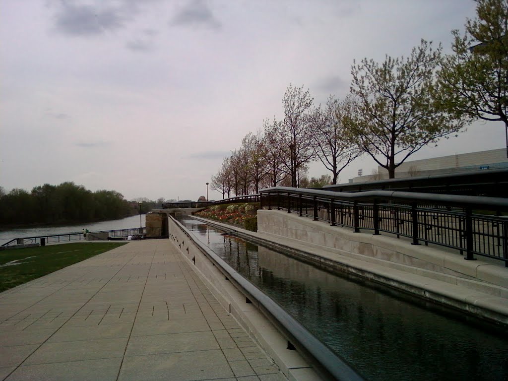 White River Wapahani Trail, Indianapolis, Indiana by tjrumpel