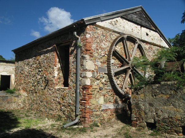 Sugar Mill Ruins by heliodor