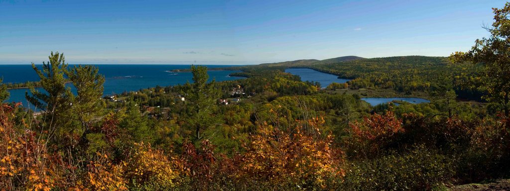 Copper Harbor Looking East by Tom Vranich