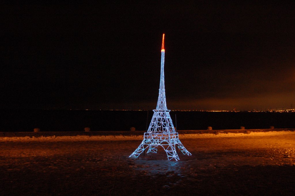 Burlington Festival of Lights (Eiffel Tower) by Eric Marshall