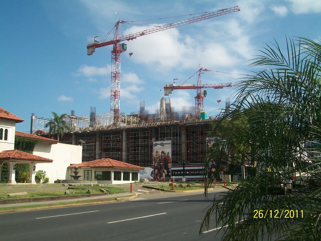 CIUDAD PANAMA by Tony Castillo.