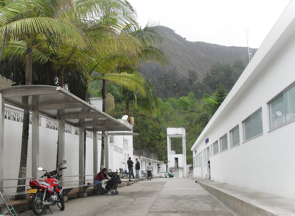 Hospital San Rafael - Acceso Interior by Juantiago