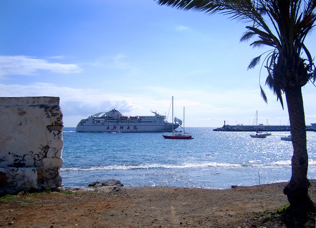 Los Cristianos, TEnerife by sebasraxo