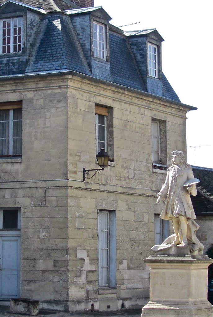 Paris, Manufacture des Gobelins, statue de Charles Lebrun by daniel wilk