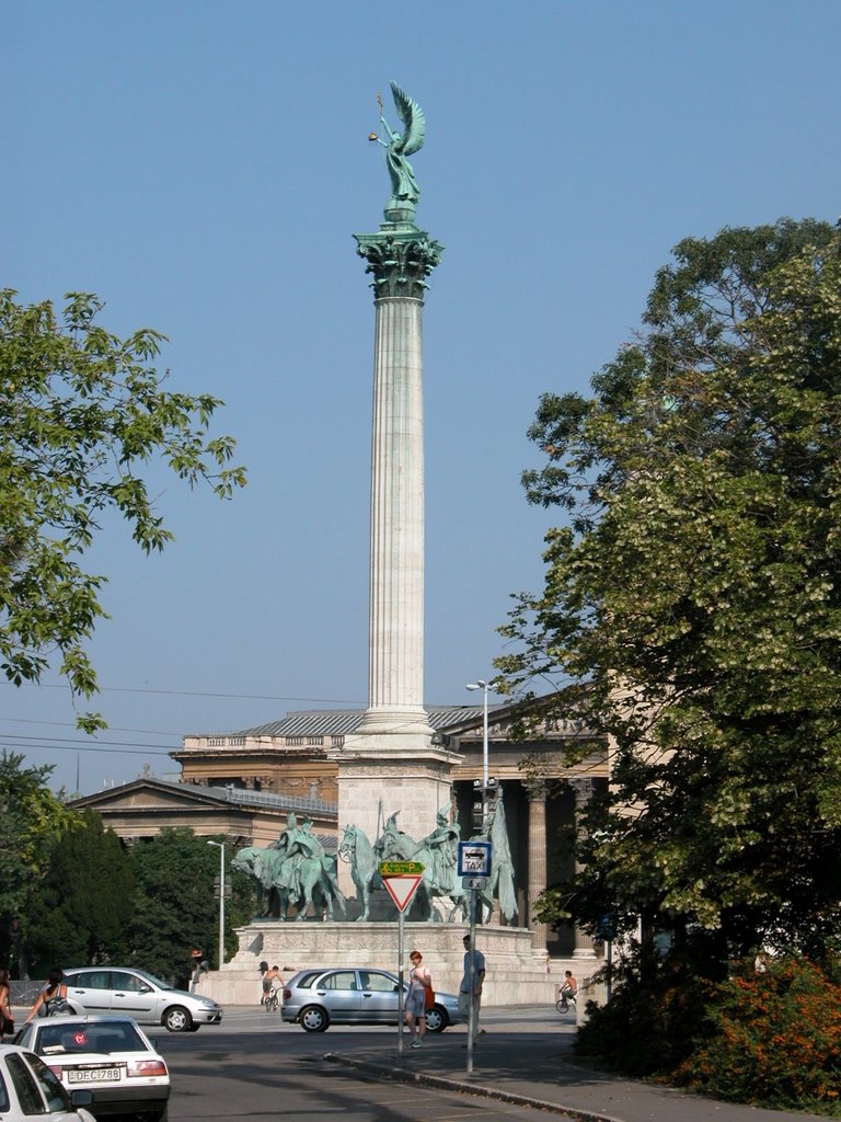 Budapest. Hungary by Girvydas Šaduikis