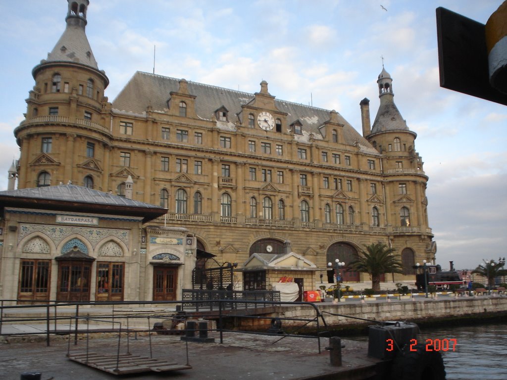 HAYDARPAŞA Railway Station İSTANBUL by ridvan tuncel