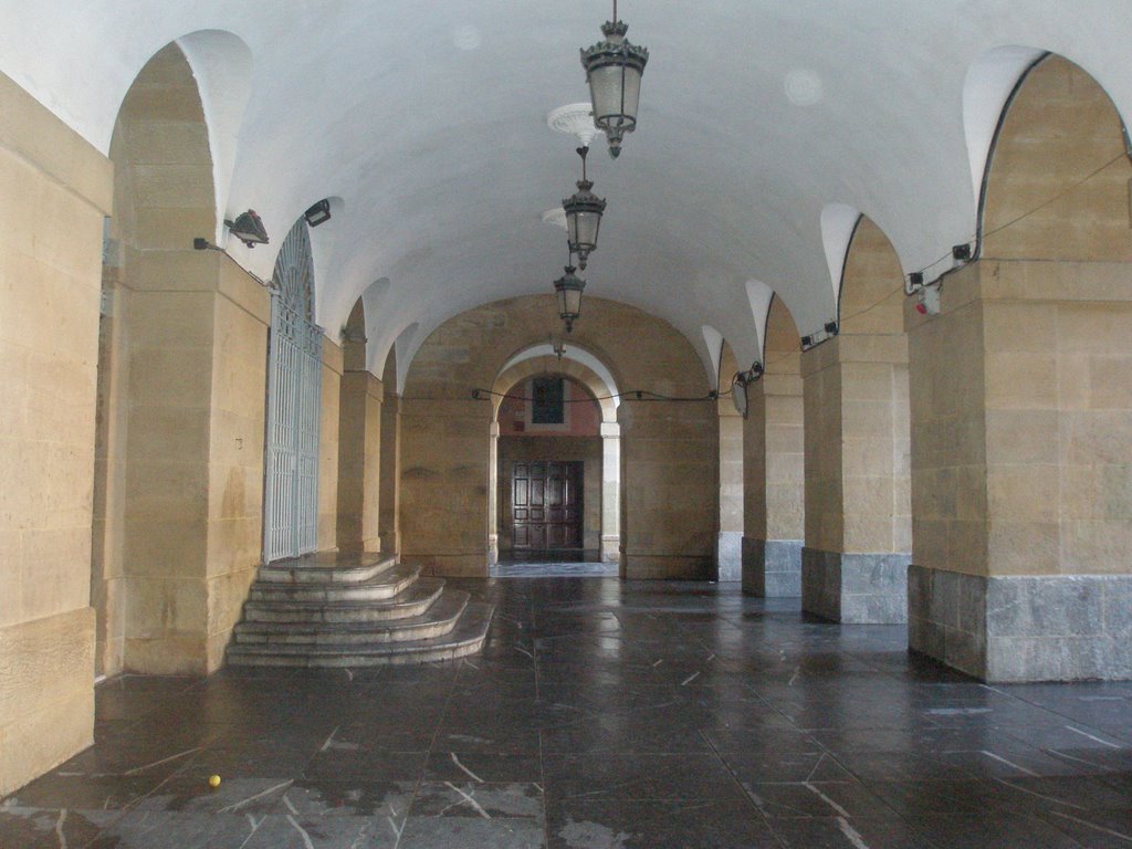 Soportales de la Plaza de la Constitución by Iñaki Zapata