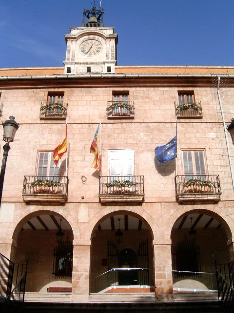 Ayuntamiento by J. Bartolomé