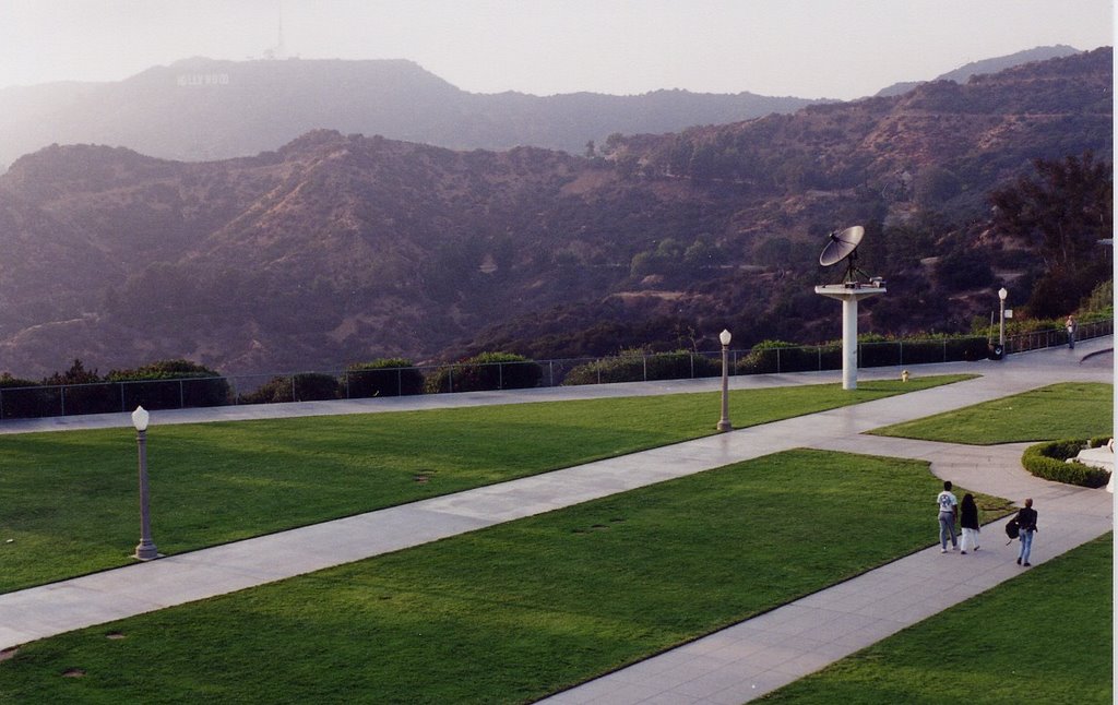 Los Angeles - Griffith Observatory - Hollywood Sign by Anthony Marais