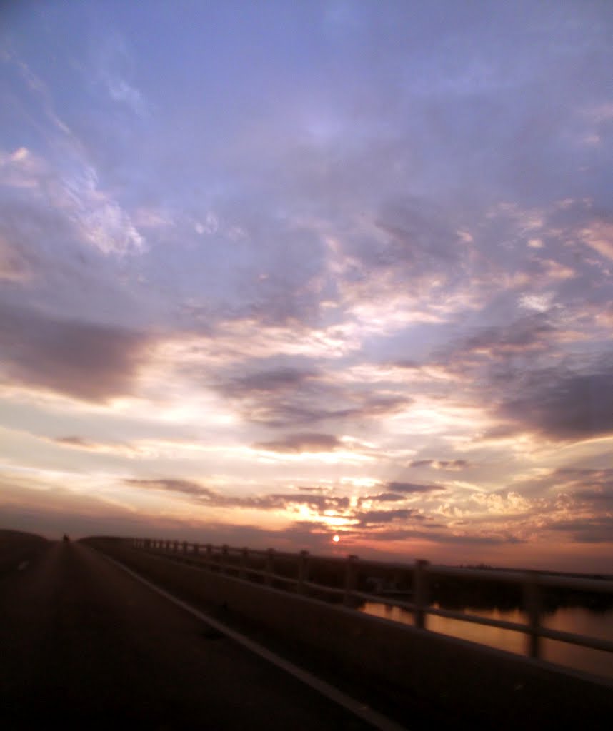 Pôr do Sol, Rio Jacuí em Eldorado do Sul - RS by thiego machado