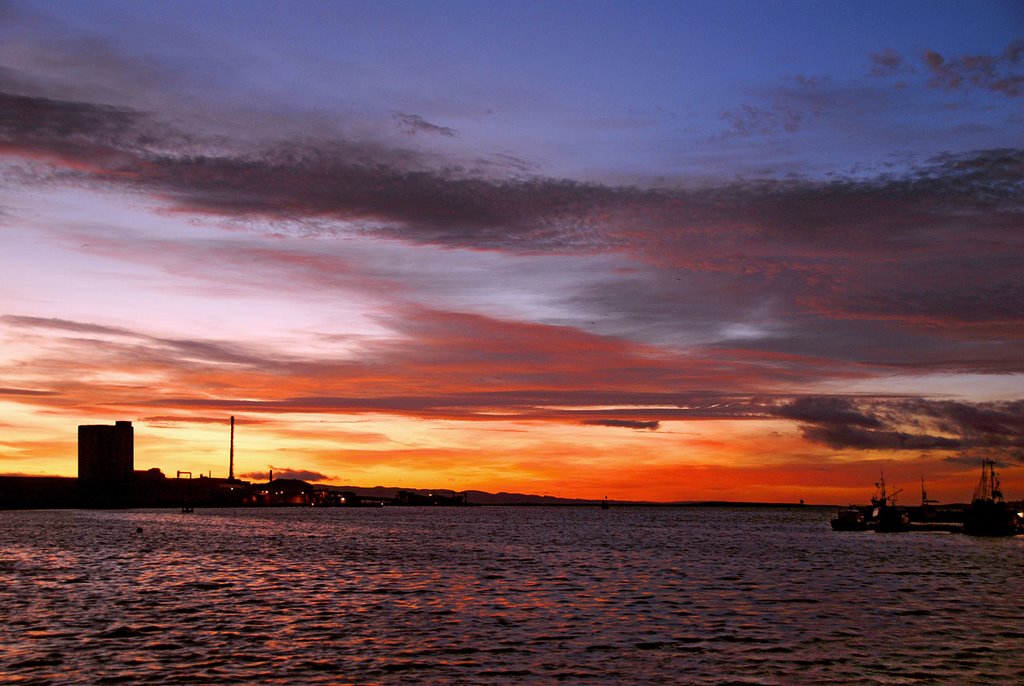 Vadsø havn by Jens Gressmyr