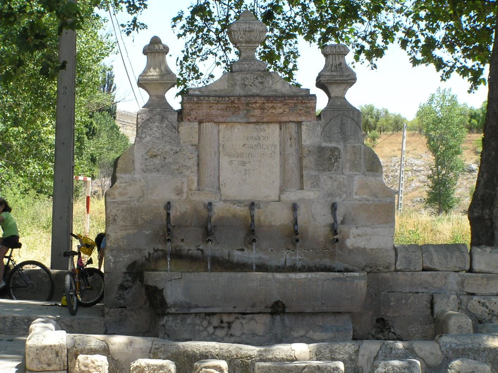 Fuente de los cinco caños en UclesP6032601 by 4ullas