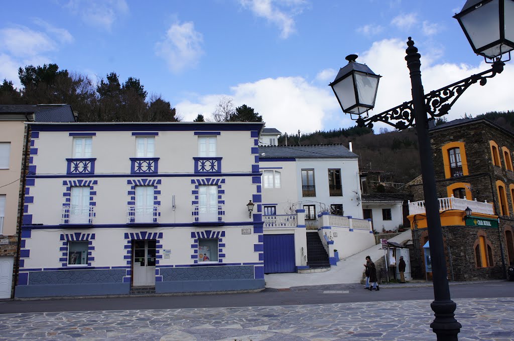 Santalla. by La Casa del Chiflón (Bulnes)