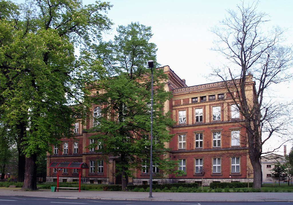 Poland,Tarnowskie Góry.The High School. Zabytkowe LO z tradycjami. by halinaolga