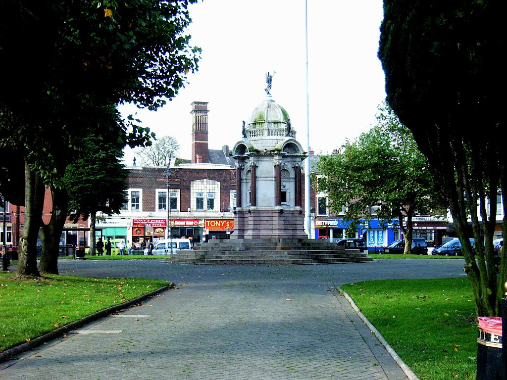 Kay Monument , Kay Gardens, Bury - 1908 by vonkarajan