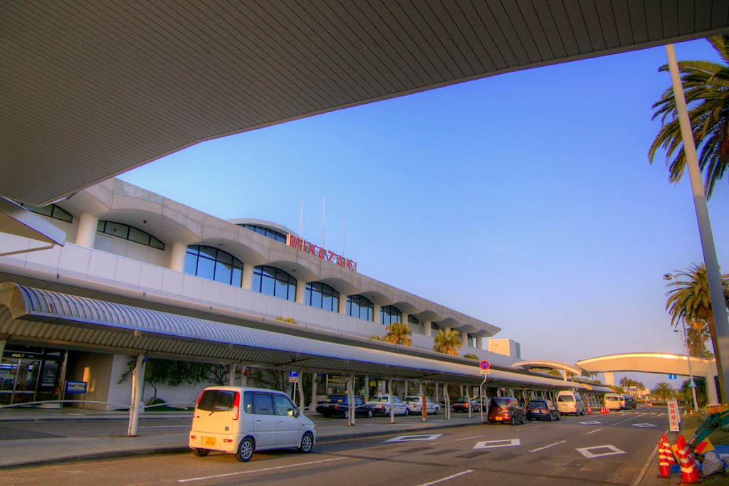 Miyazaki Airport 宮崎空港 by yohidore