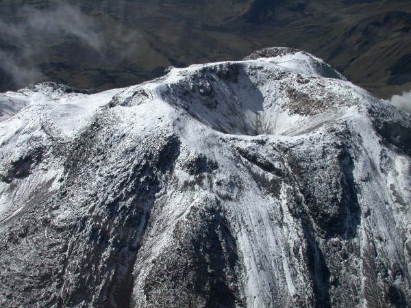 Crater Mundo Nuevo, Volcan Cumbal by Gustavo Garzon