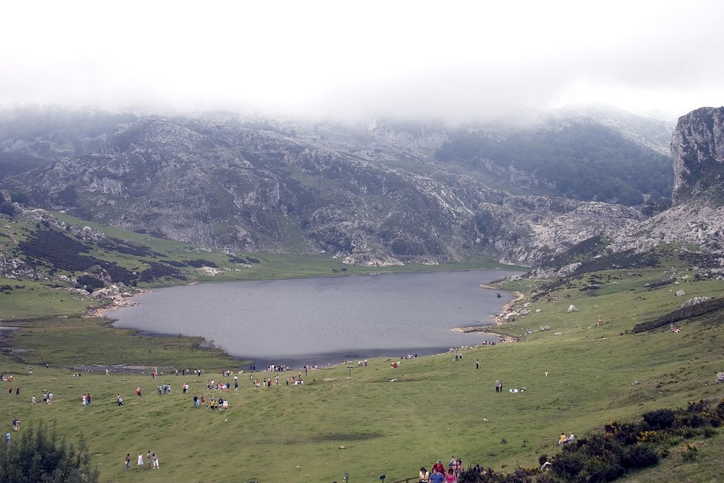 Covadonga_Lago Ercina by Laura Sayalero Plate…