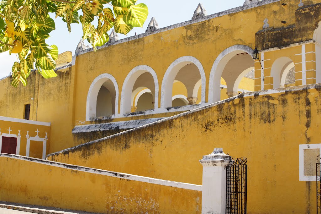 Arcos del Convento, Izamal Yucatan by Aurelio Z Santana