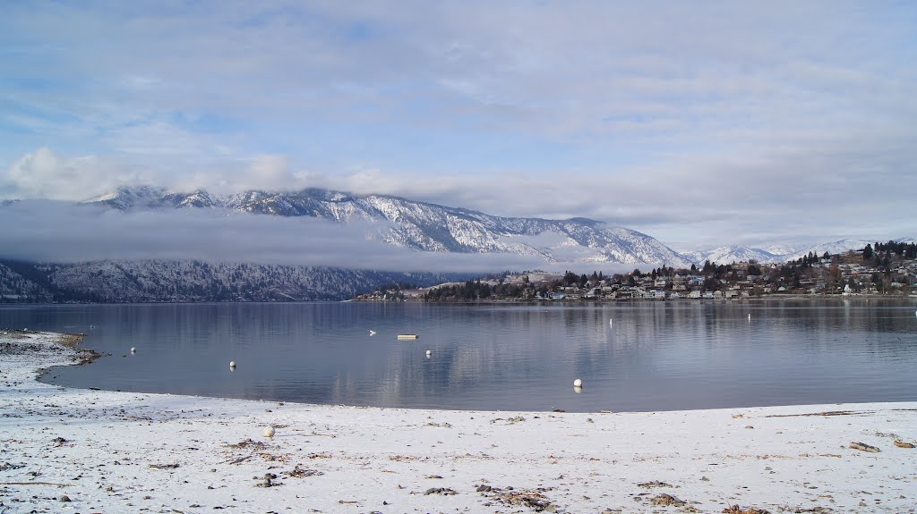 Lake Chelan in winter from Wapato Point by RCMc