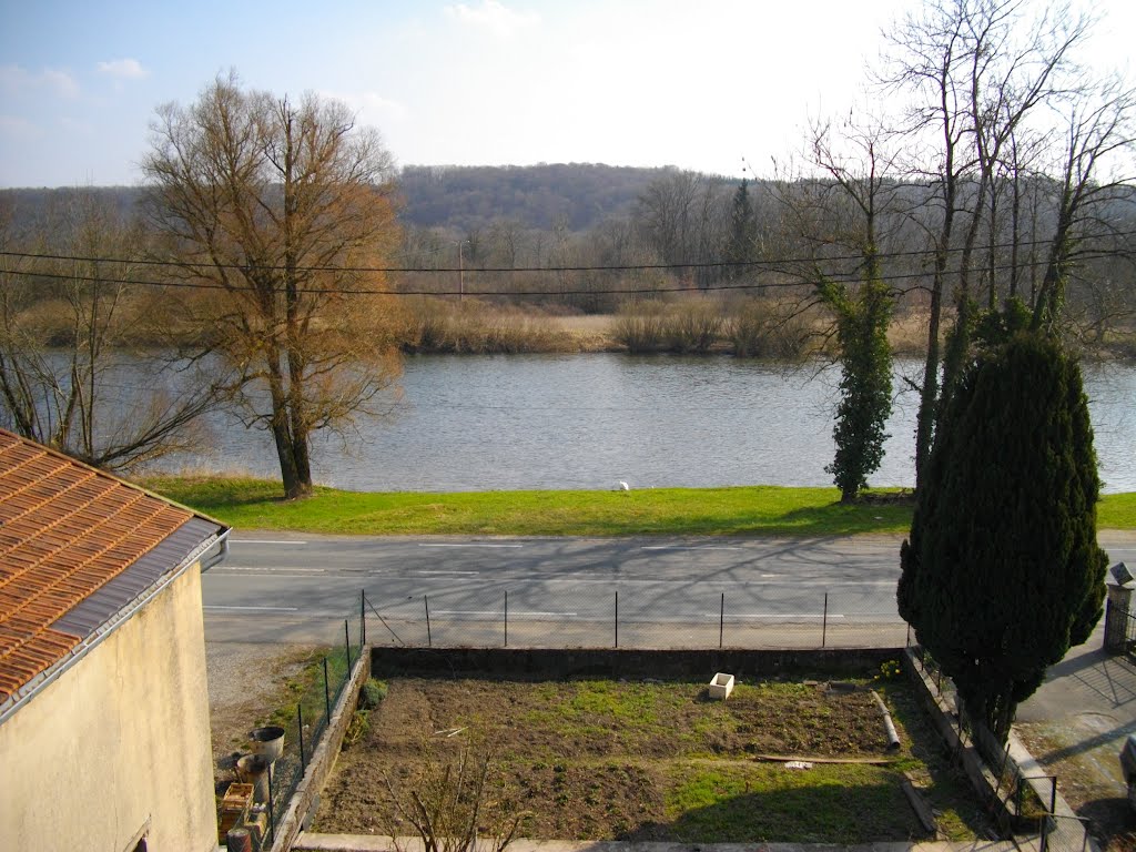 Le Doubs depuis l'esplande entre la mairie et le Temple by Claudius B.