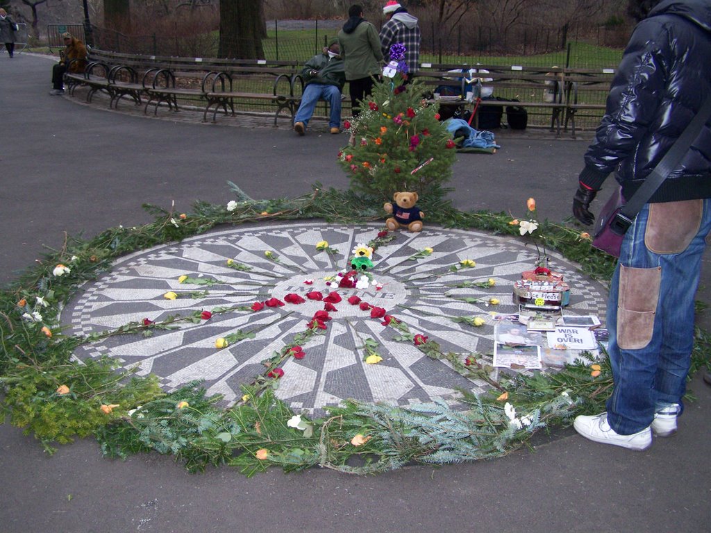 Strawberry Fields, Central Park, New York by Stefan Viechter