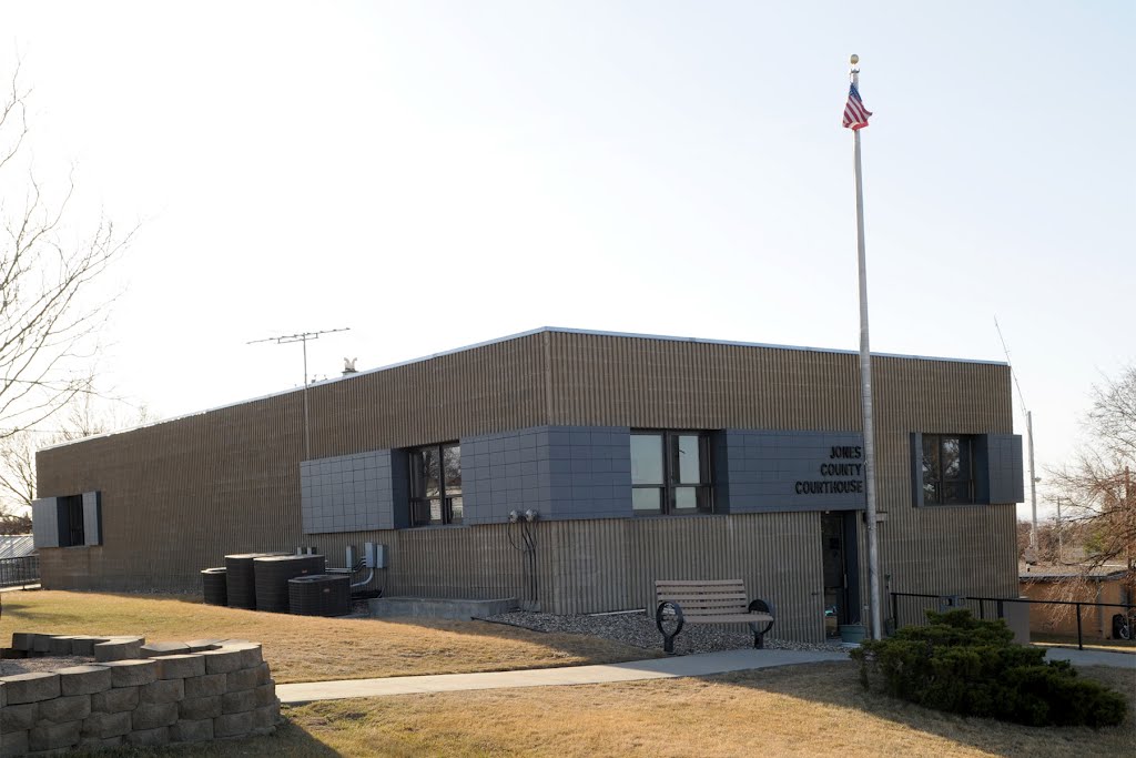 Jones Co. Courthouse (1976) Murdo, S.D. 3-2012 by TGrier