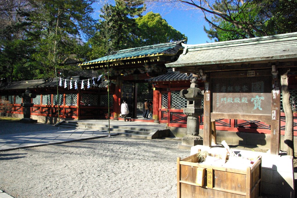 Scenery at New Year in "NEZU JINNJYA" by dxertetsu