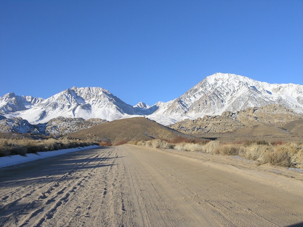 Basin Mountain and Mt. Tom in Dec 2007 by earthrover