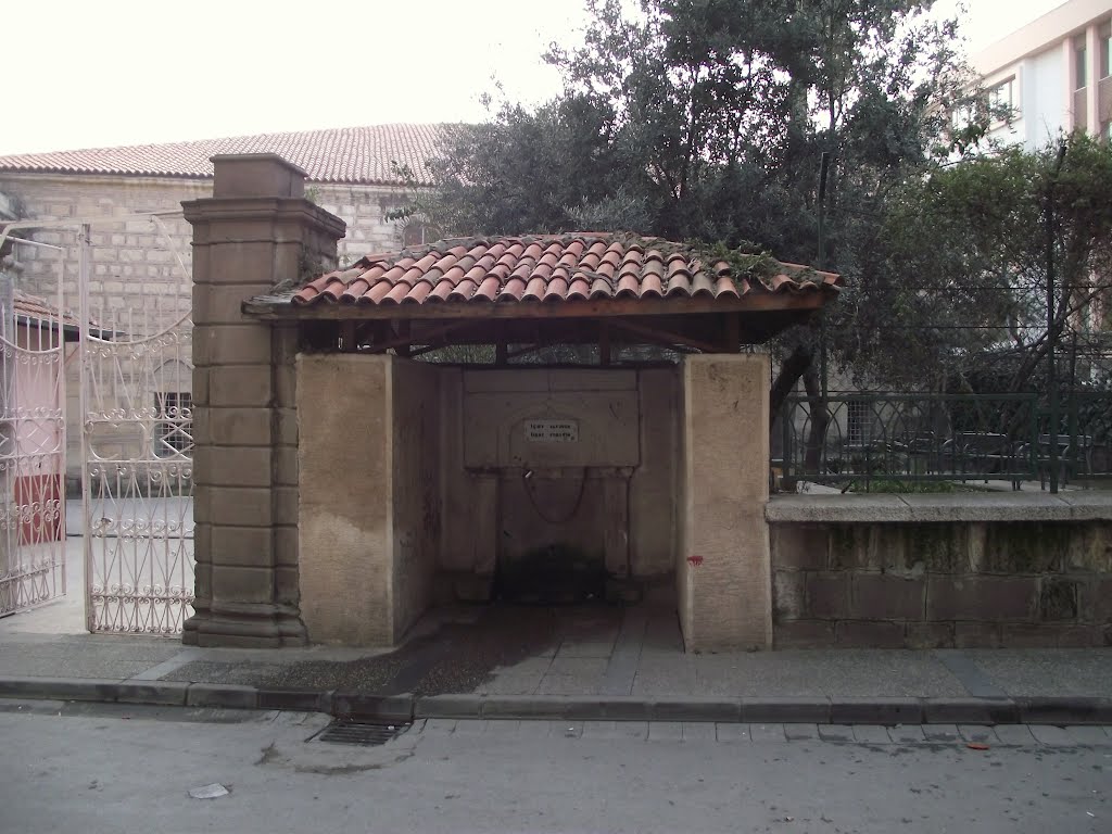 Karesi, Yıldırım Bayezıd (Eski) Camii Çeşmesi by Kasım OKTAY