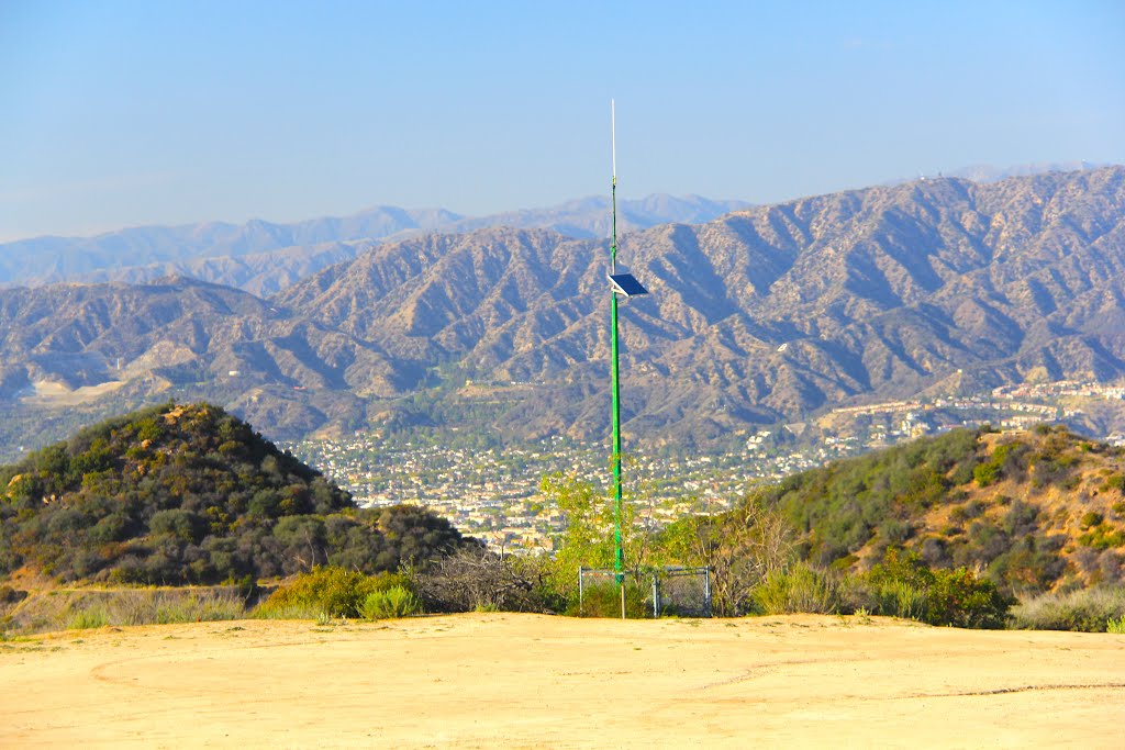 Views from the Crestline trail in Griffith Park, Los Angeles, CA by MICHAEL  JIROCH  &  www.michaeljiroch.com