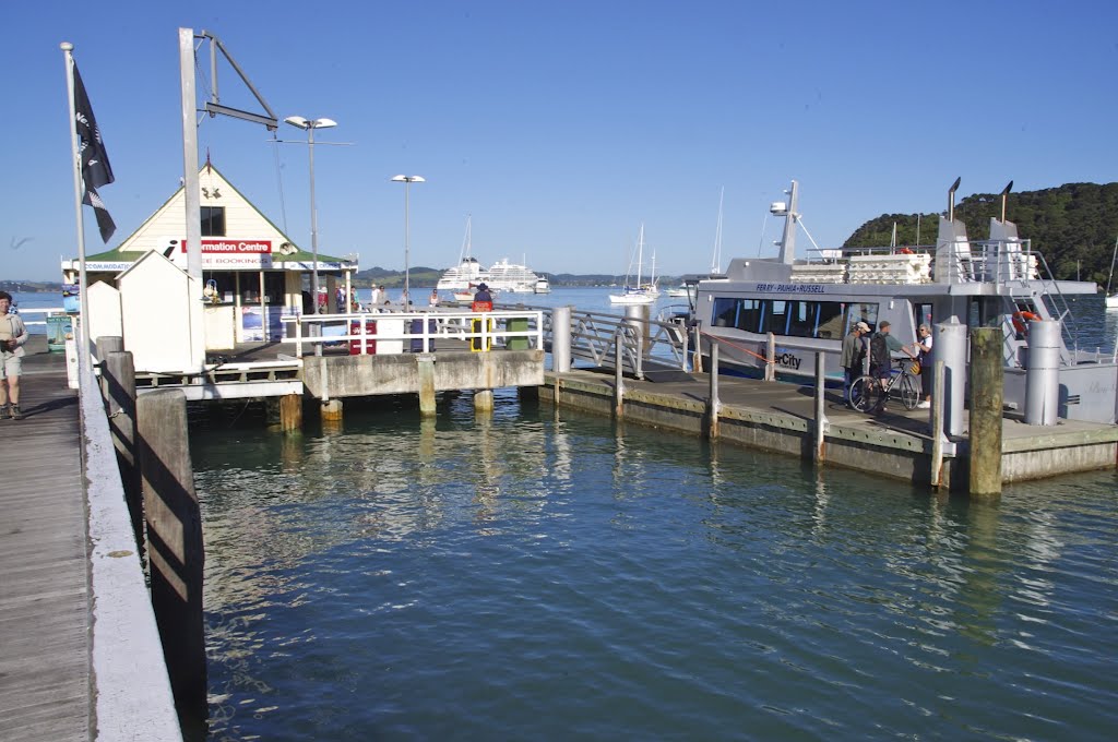 Russell Pier early morning by snucklepuff