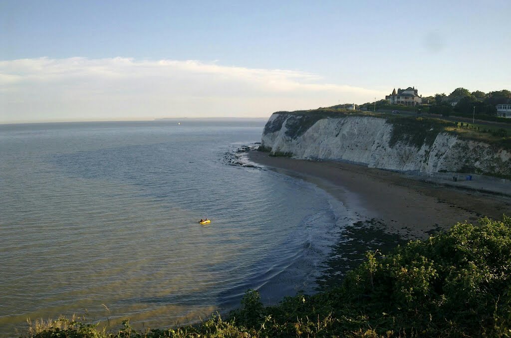 Western Esplanade, Dumpton Bay by jmspictures