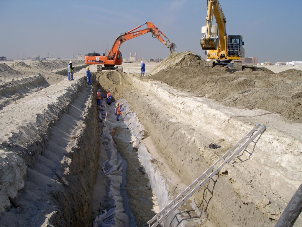 Freezone sewer installation, Road C2, Hidd Port 29Dec2007 by hiddport