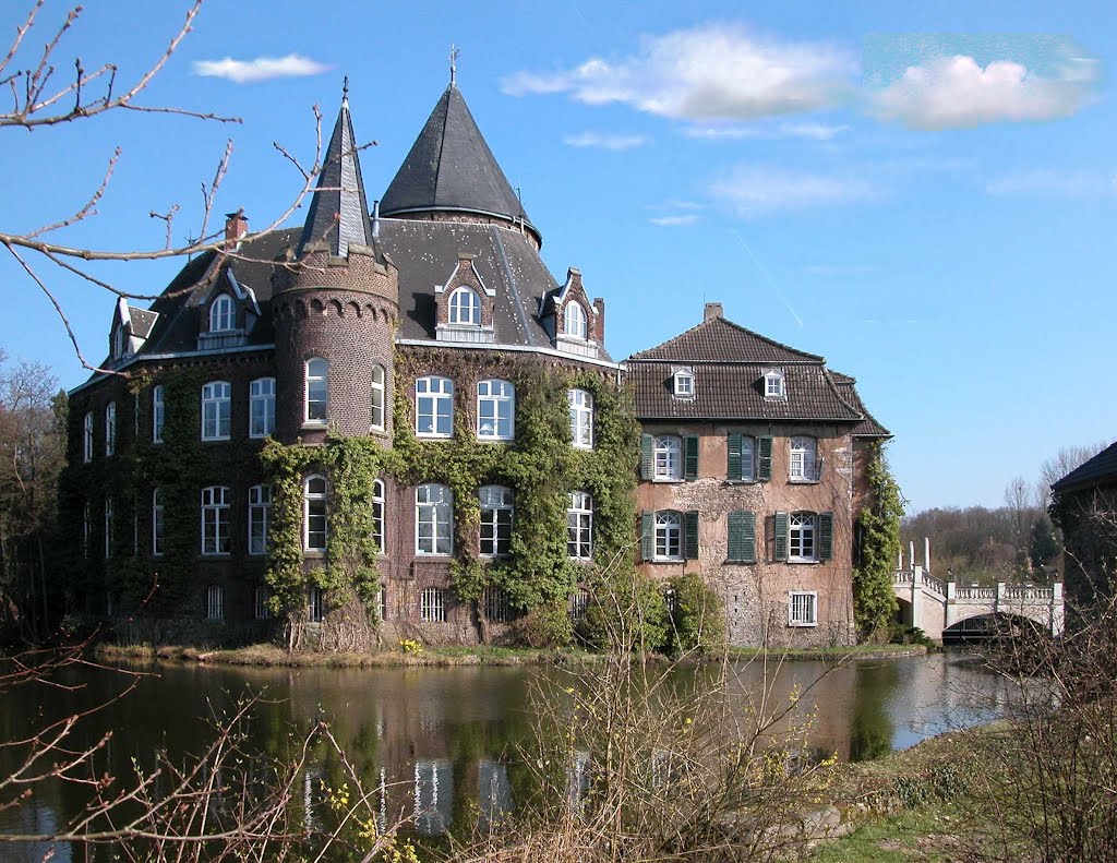 Schloss Linnep by Ruesterstaude