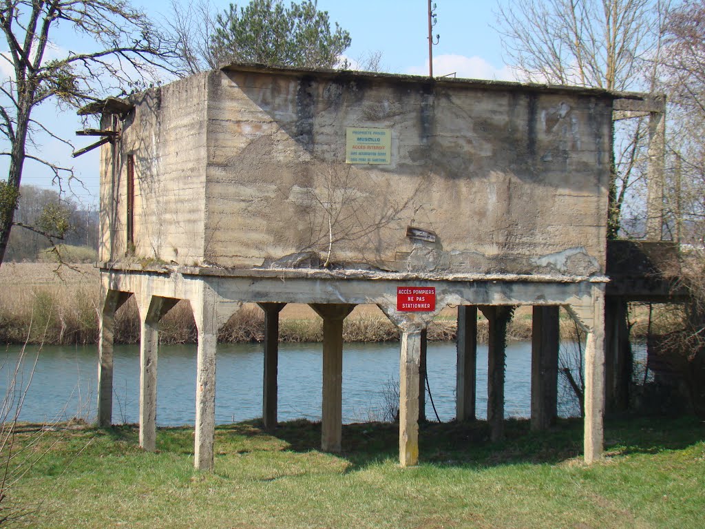 Réservoir d eau des Pompiers a Moncley ( 25 Mars 2012 ) by Stanislas St Pons de la Jonguière