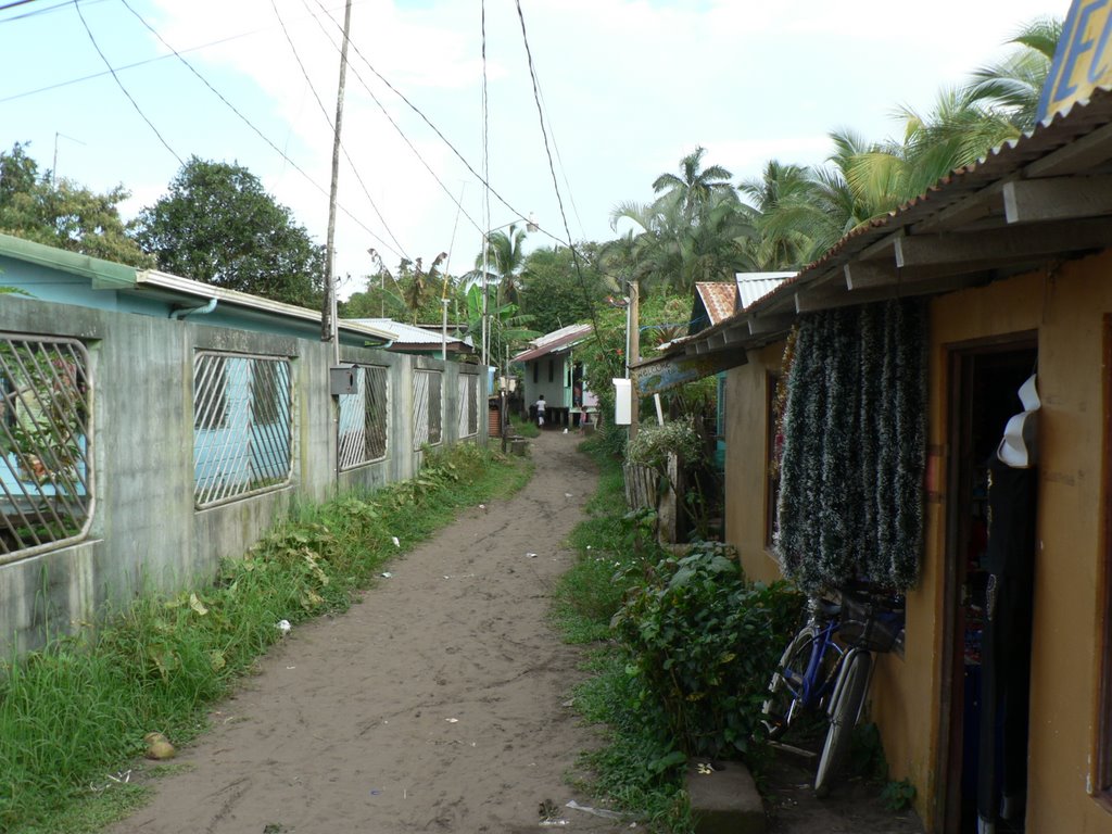 Tortuguero village back street by Niek Bergboer