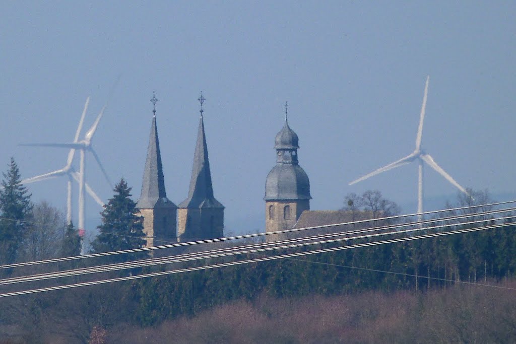 Abtei Marienmünster aus der Entfernung by anheitho