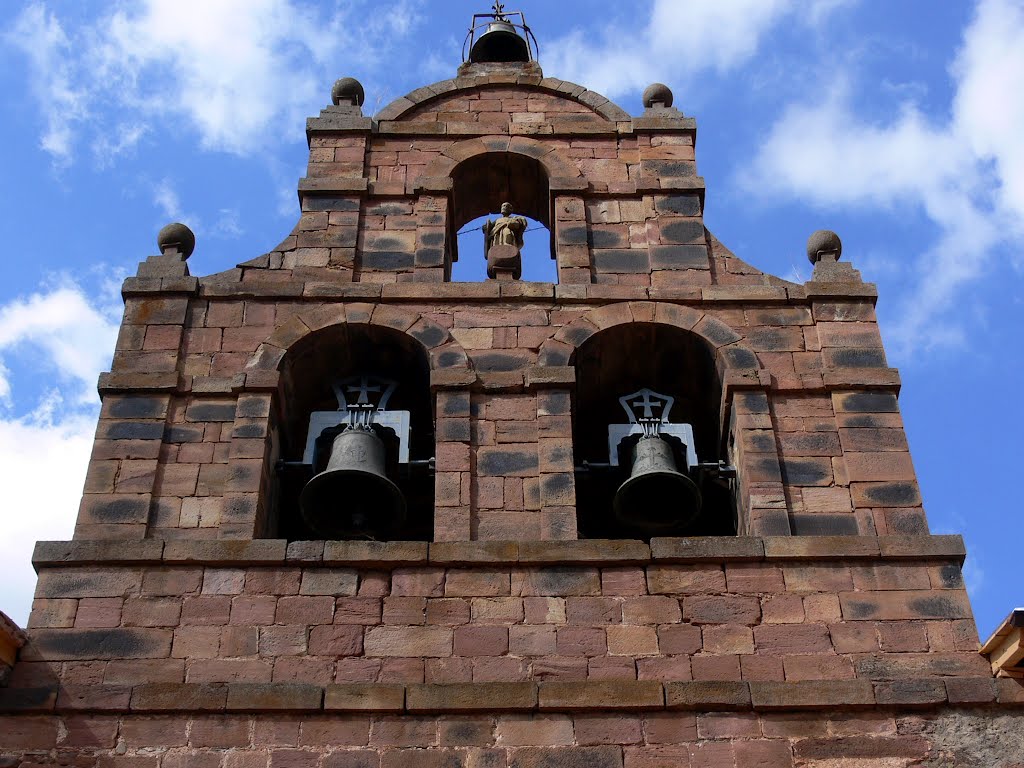 VALGAÑÓN (Valle del Oja-La Rioja). 2006. 24. Espadaña de la ermita de San Andrés. by Carlos Sieiro del Nido