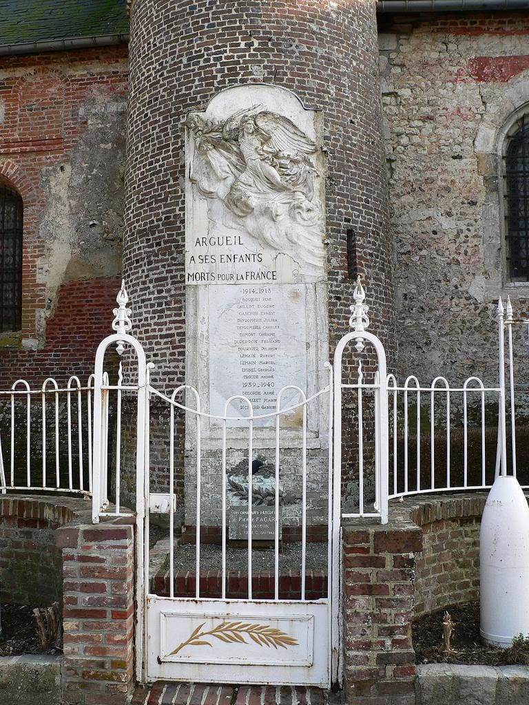 Argueil - Monument aux morts by Micky76