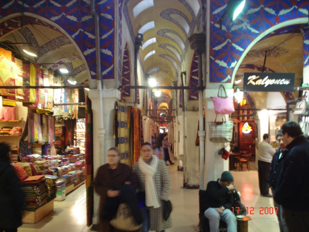 Streets in Grand Bazaar İstanbul by ridvan tuncel