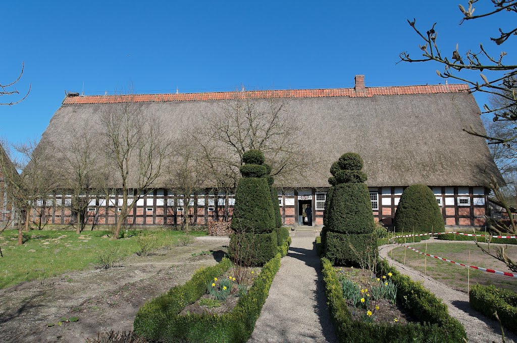 Traditional farmhouse by Reinhard Kerkeling