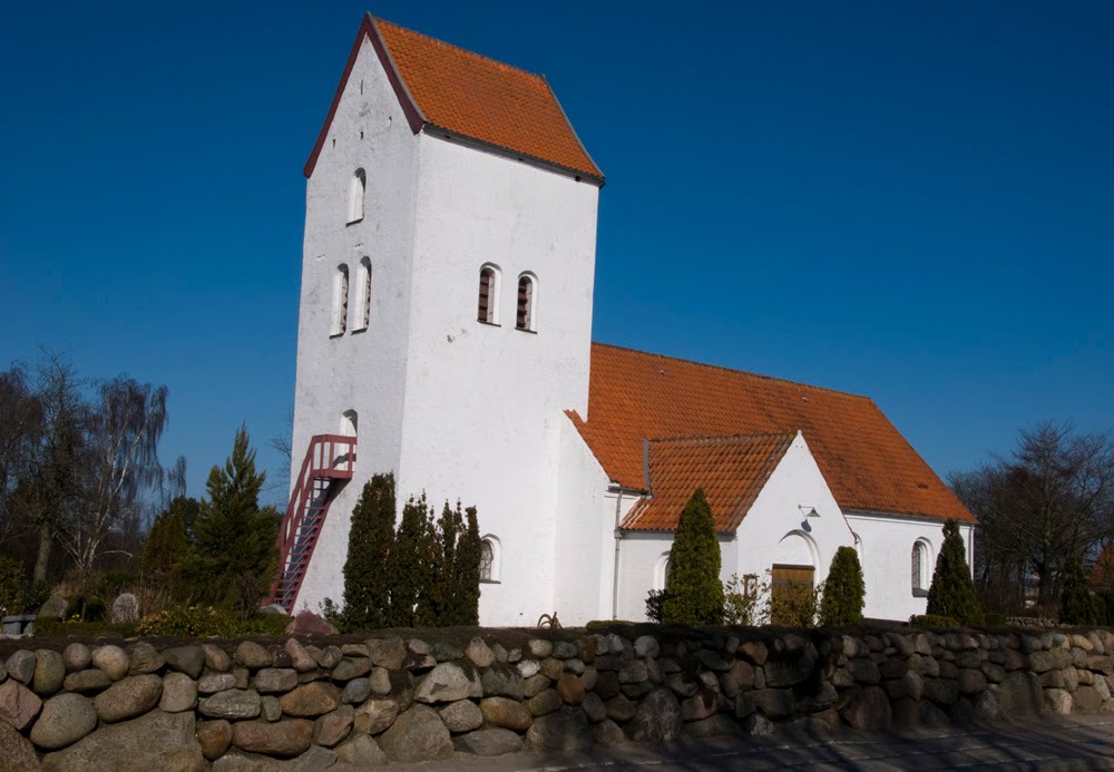 Resen Kirke by graverholt