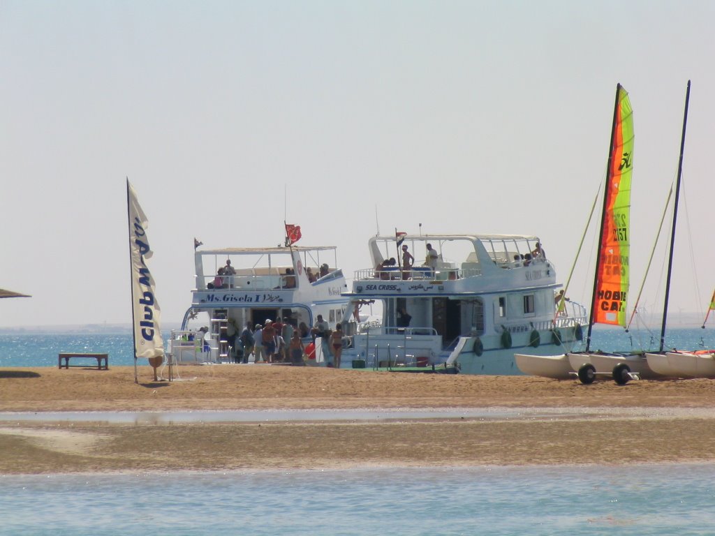 El Gouna - Club Med Diving Boats - Egypt by Patrick Lapierre