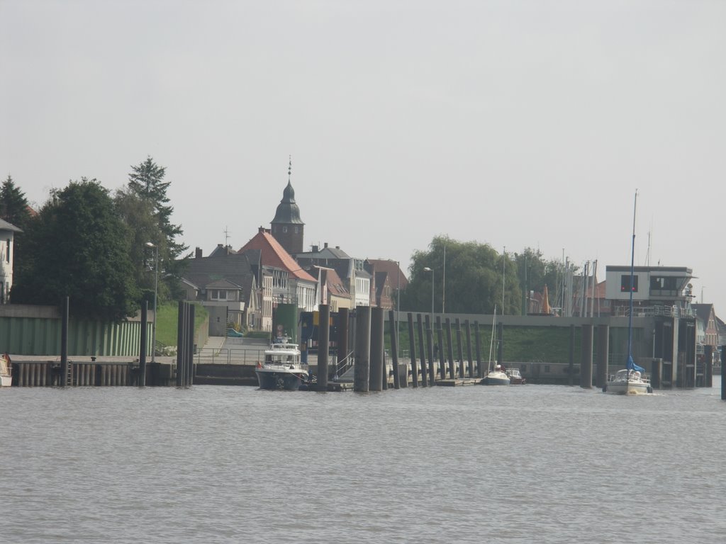 Glückstadt Schleuse by bild-und-schiff