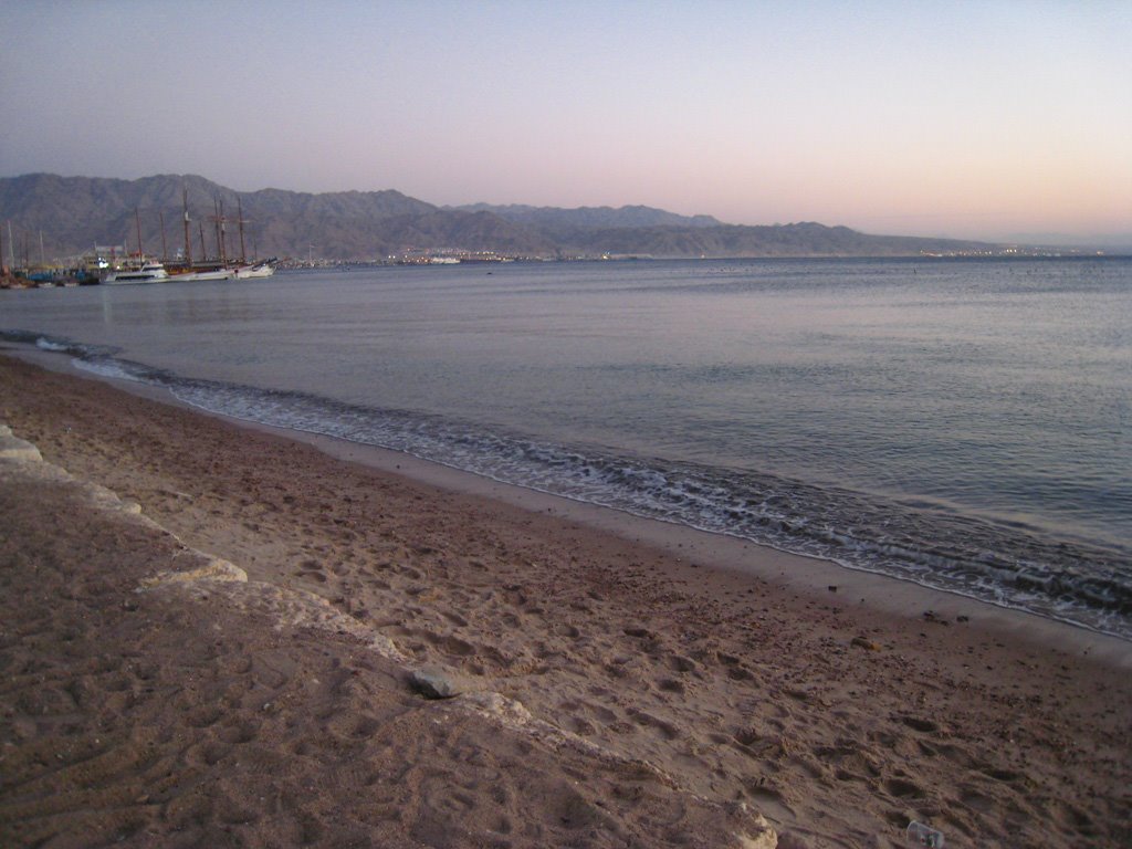 Eilat coastline by Carmel Horowitz