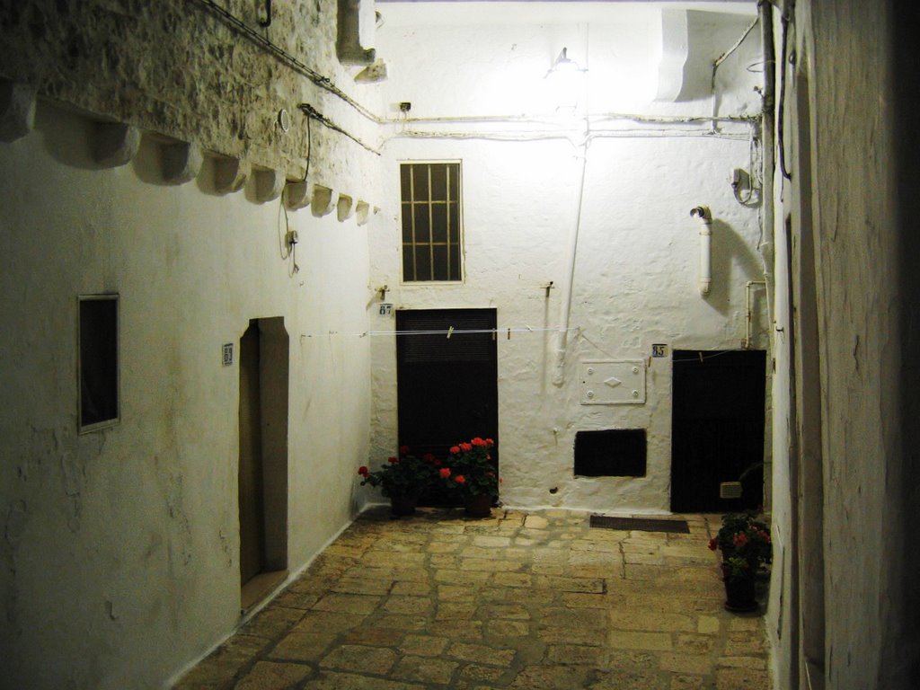 Cisternino Puglia www.trulliforsale.net by http://www.trullifor…