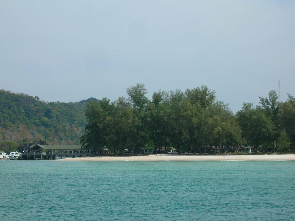 Boat_to_koh_lipe by vanes73